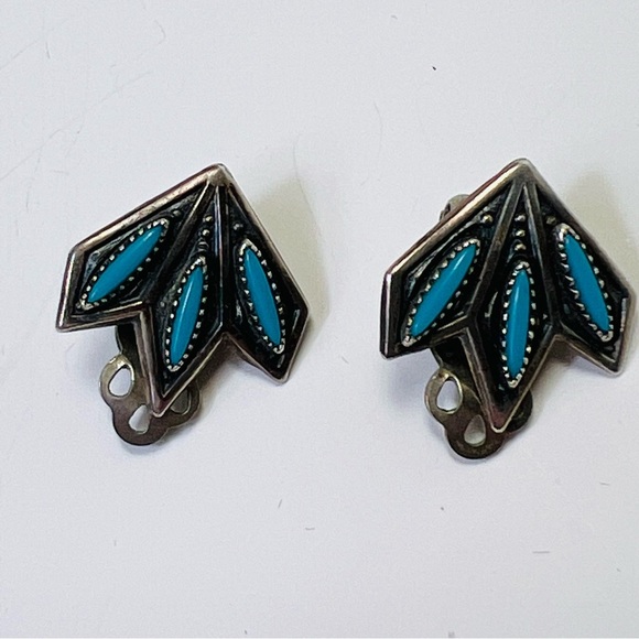 ZUNI TURQUOISE VINTAGE NEEDLEPOINT PETIT POINT STERLING SILVER 925 CLIP EARRINGS - Picture 1 of 5